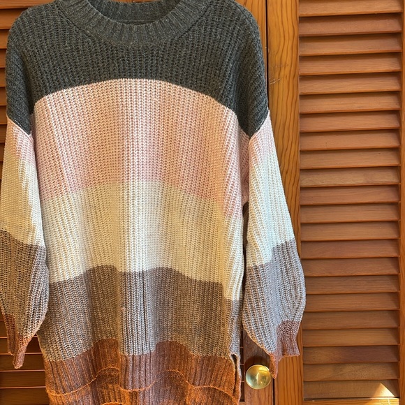 Oversized Colorblock Sweater - Picture 3 of 4